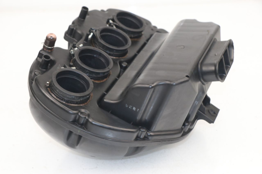 photo de AIR BOX SUZUKI GSR 750 (2011 - 2017) - Component detail