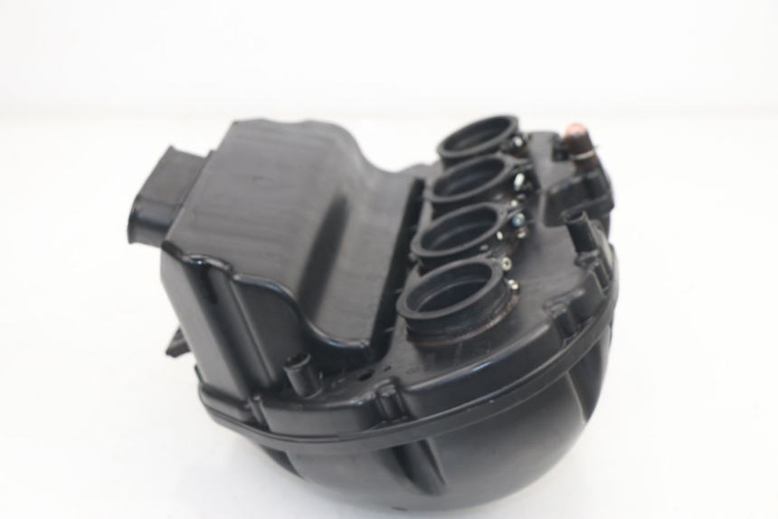 photo de AIR BOX SUZUKI GSR 750 (2011 - 2017) - Alternative perspective