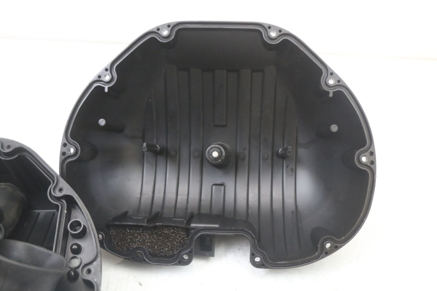 photo de AIR BOX SUZUKI GSR 750 (2011 - 2017) - Surface and material condition