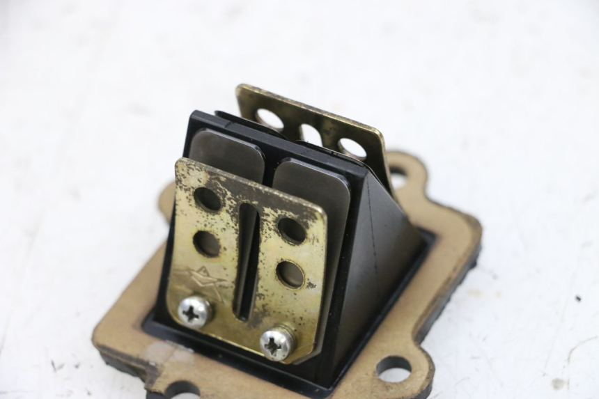 photo de INTAKE VALVE YAMAHA NEO'S NEOS 2T 50 (1998 - 2007) - Component detail
