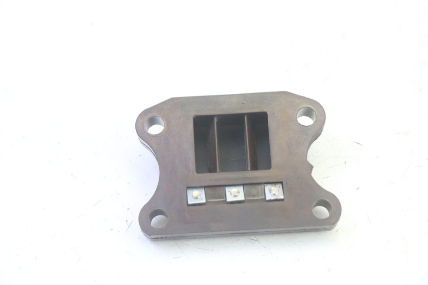 photo de INTAKE VALVE PEUGEOT VIVACITY 100 (1999 - 2008) - Zoom on usage condition