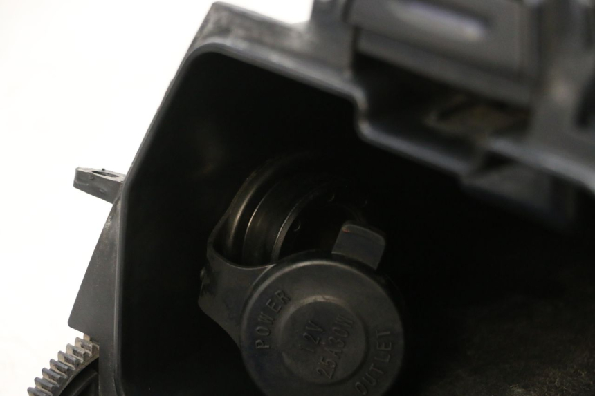 photo de GLOVE BOX YAMAHA FJR ABS 1300 (2006 - 2012) - Technical close-up