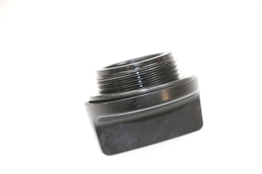 photo de ENGINE OIL CAP KAWASAKI ZR 7 750 (1999 - 2001) - Zoom on usage condition