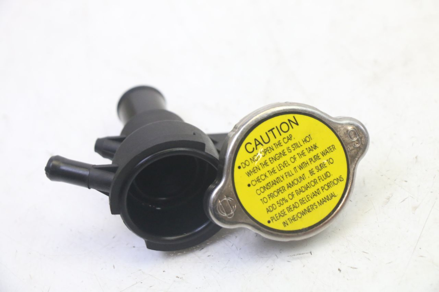 photo de RADIATOR CAP QUADRO 4 4D 350 (2015 - 2018)