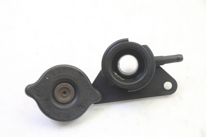 photo de RADIATOR CAP SUZUKI BURGMAN 125 (2007 - 2014)
