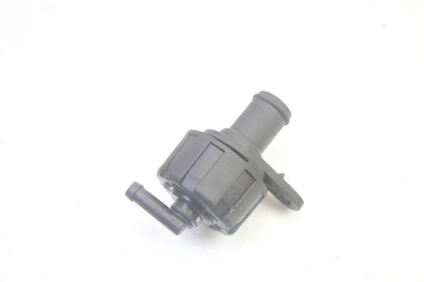 photo de RADIATOR CAP YAMAHA XMAX X-MAX 125 (2006 - 2009) - Component detail