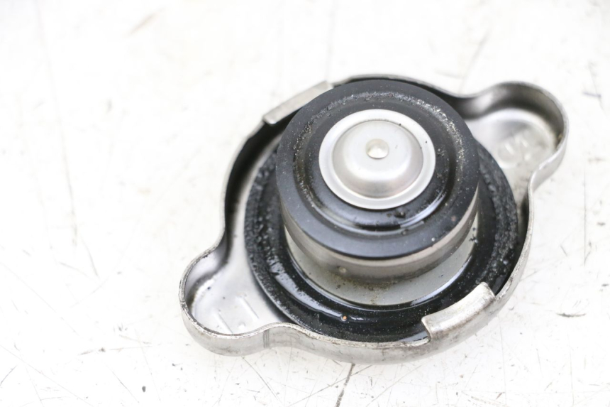 photo de RADIATOR CAP YAMAHA FJR ABS 1300 (2006 - 2012)