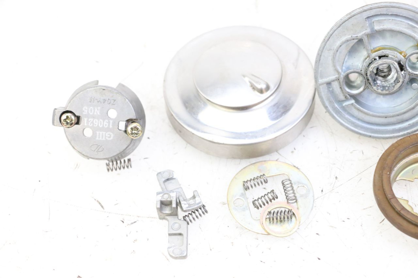 photo de FUEL TANK CAP KEEWAY K-LIGHT KLIGHT 125 (2018 - 2025) - Surface and material condition