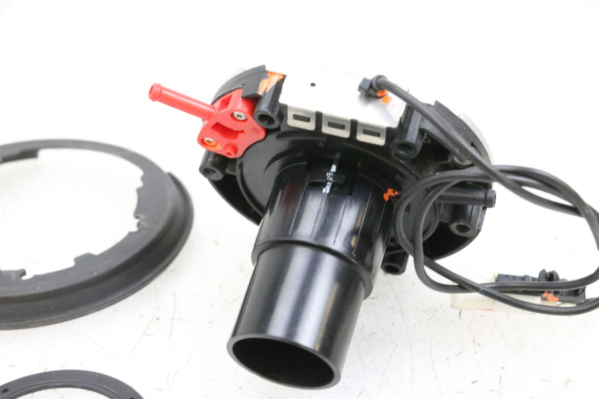 photo de FUEL TANK CAP BMW R GS 1250 (2021 - 2024) - Fixing points details