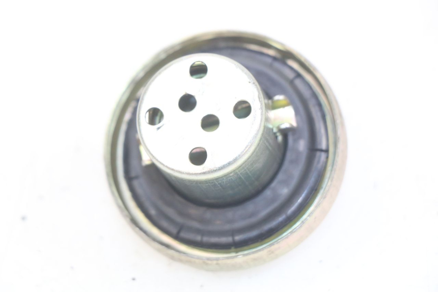 photo de FUEL TANK CAP YIYING YY125T 125 (2006 - 2014)