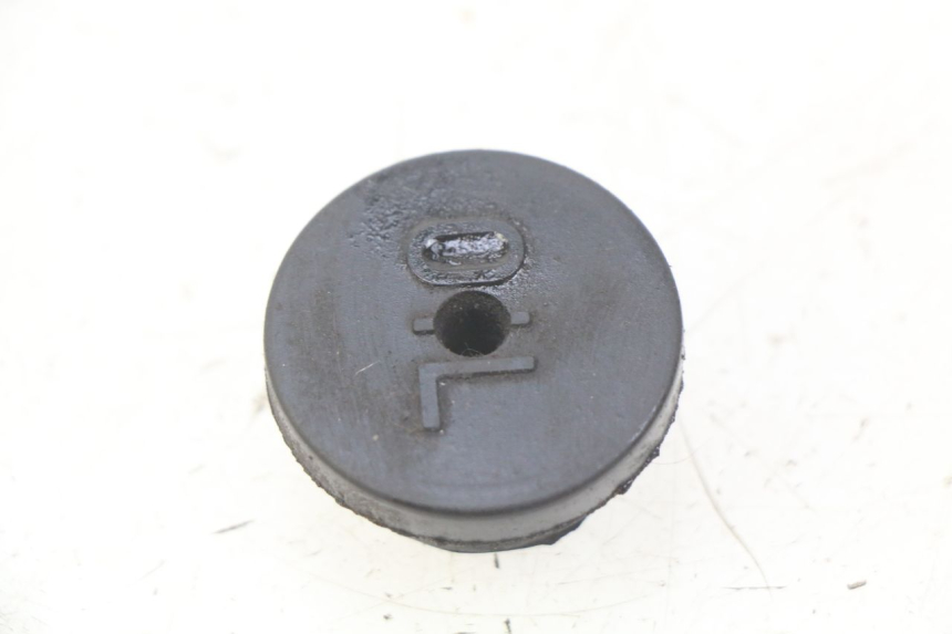 photo de OIL TANK CAP SUZUKI CP 80 (1985 - 1996)