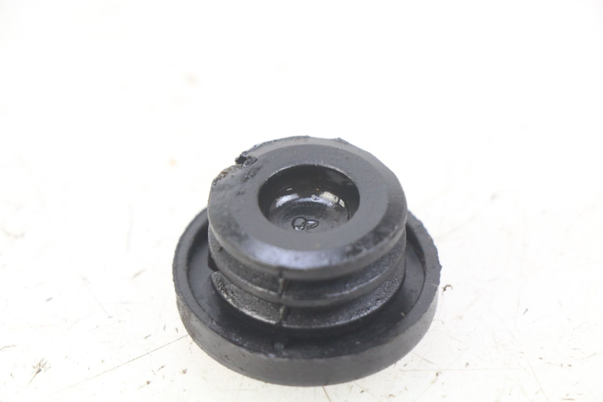 photo de OIL TANK CAP SUZUKI CP 80 (1985 - 1996)
