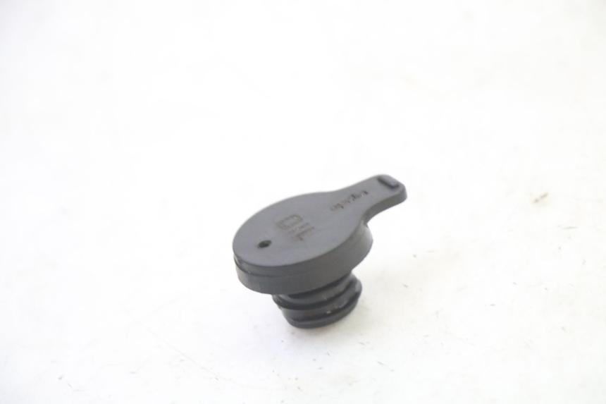photo de OIL TANK CAP APRILIA ETX 125 (1998 - 2002)