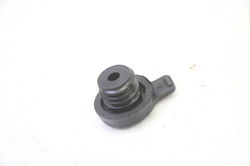 photo de OIL TANK CAP APRILIA ETX 125 (1998 - 2002)