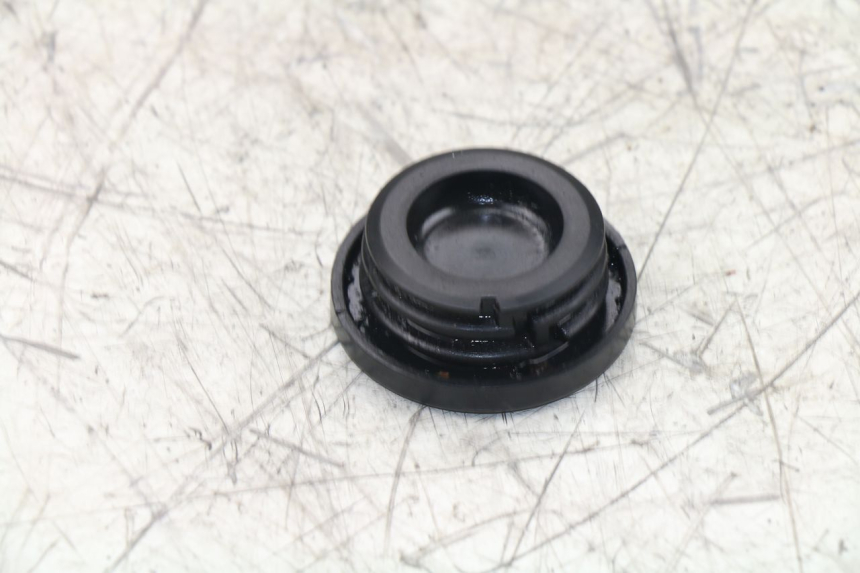 photo de OIL TANK CAP KEEWAY HURRICANE 50 (2006 - 2019)