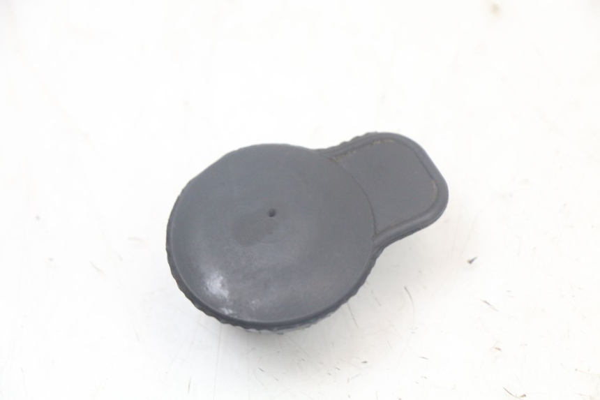 photo de OIL TANK CAP PEUGEOT XP6 50 (1997 - 2003)