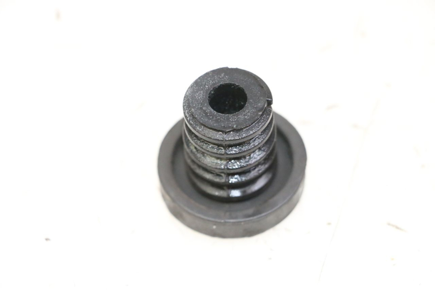 photo de EXPANSION BOTTLE CAP SUZUKI GSR 750 (2011 - 2017)