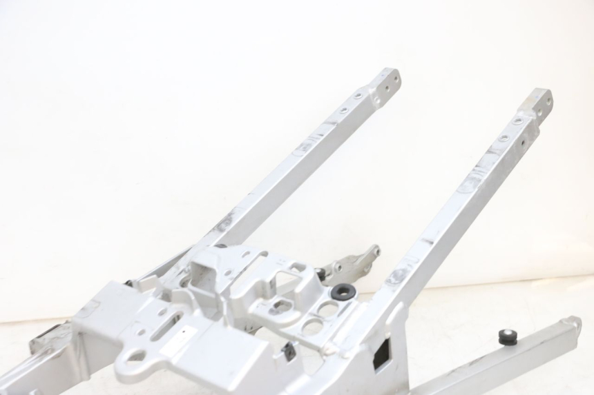 photo de REAR FRAME LOOP YAMAHA FJR ABS 1300 (2006 - 2012) - Fixing points details