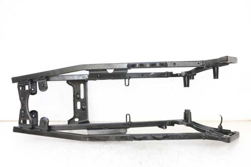 photo de REAR SUBFRAME SUZUKI GSXR GSX-R 1000 (2003 - 2004) - Alternative perspective