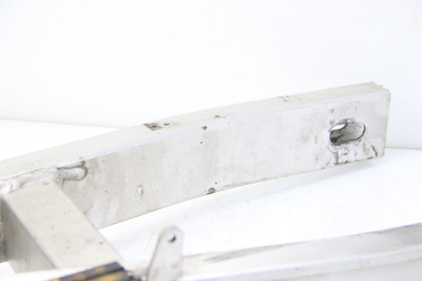 photo de SWINGARM YAMAHA FZS FAZER 600 (2001 - 2003)