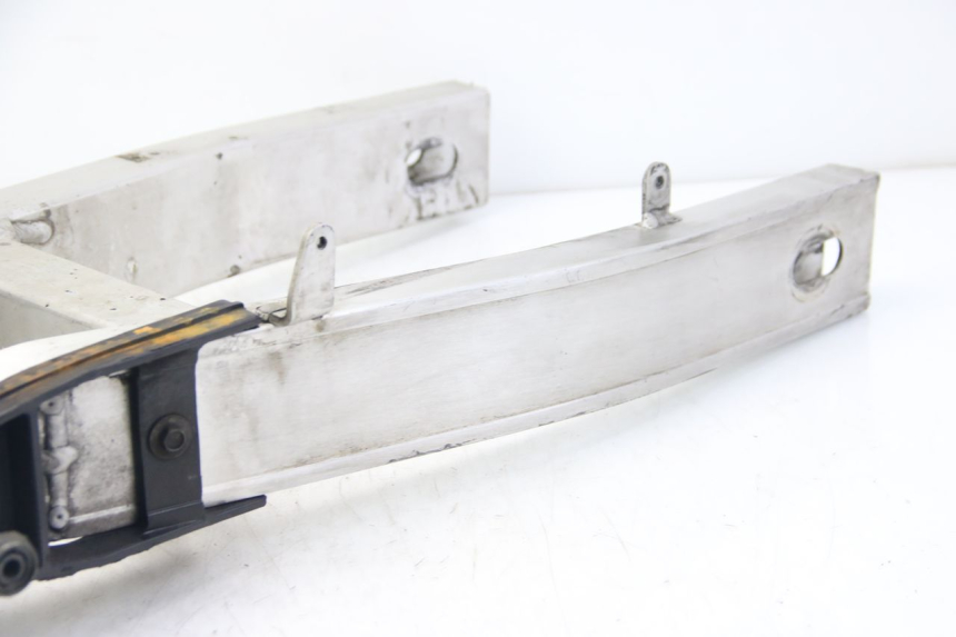 photo de SWINGARM YAMAHA FZS FAZER 600 (2001 - 2003)