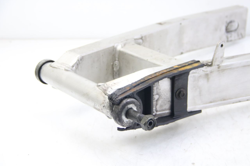photo de SWINGARM YAMAHA FZS FAZER 600 (2001 - 2003)