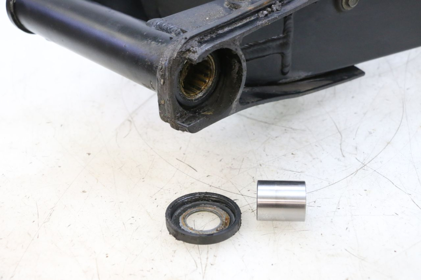 photo de SWING ARM SUZUKI GSXR GSX-R 1000 (2003 - 2004) - Component detail