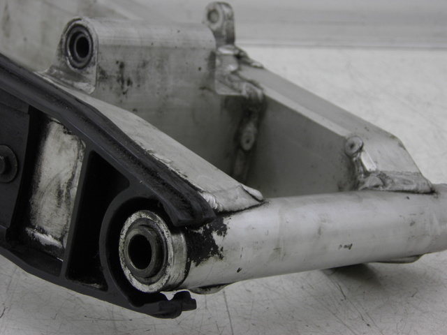 photo de SWING ARM YAMAHA FZS FAZER 600 (1998 - 2001)