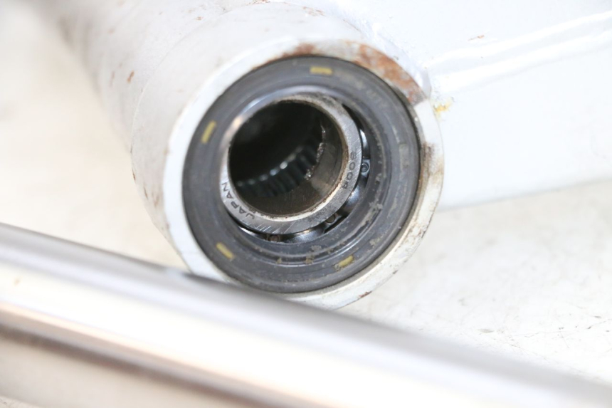 photo de SWING ARM KAWASAKI ZR 7 750 (1999 - 2001) - Zoom on usage condition