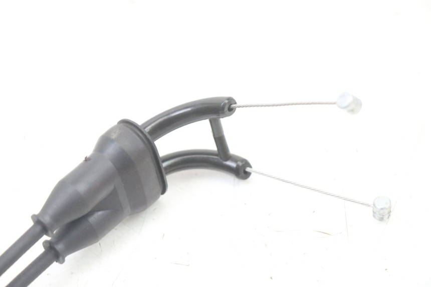 photo de THROTTLE CABLE YAMAHA TRACER 7 700 (2020 - 2024) - Alternative perspective