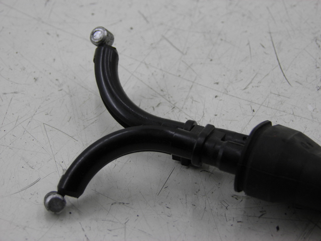 photo de THROTTLE CABLE YAMAHA TDM 900 (2004 - 2006) - Component detail