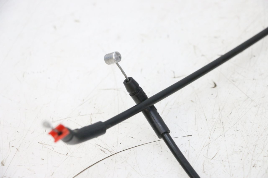 photo de SEAT LOCK CABLE PIAGGIO MP3 HPE 300 (2019 - 2026) - Technical close-up