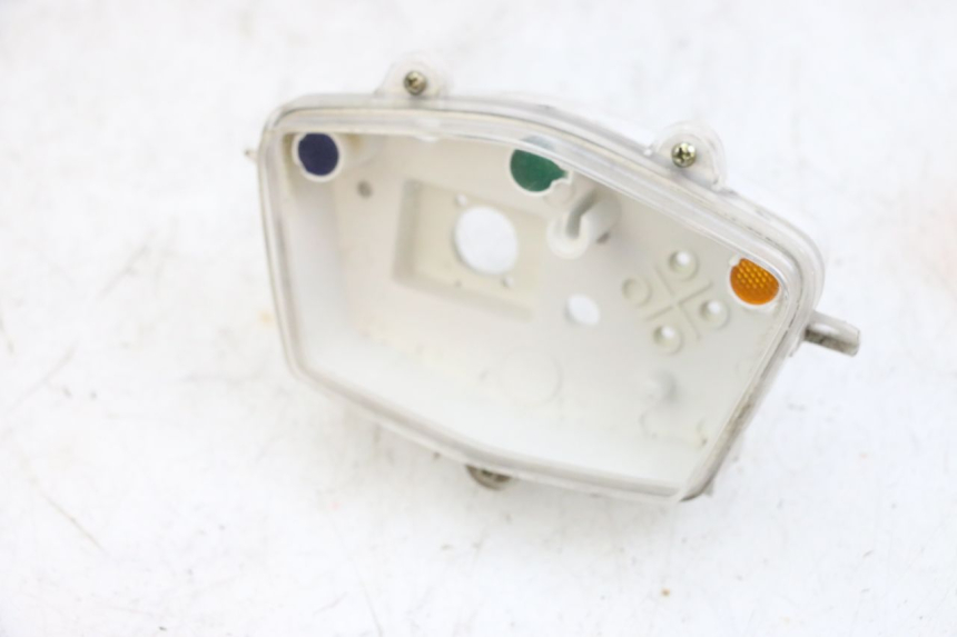 photo de SPEEDOMETER COVER PEUGEOT KISBEE 4T 50 (2018 - 2022) - Technical close-up