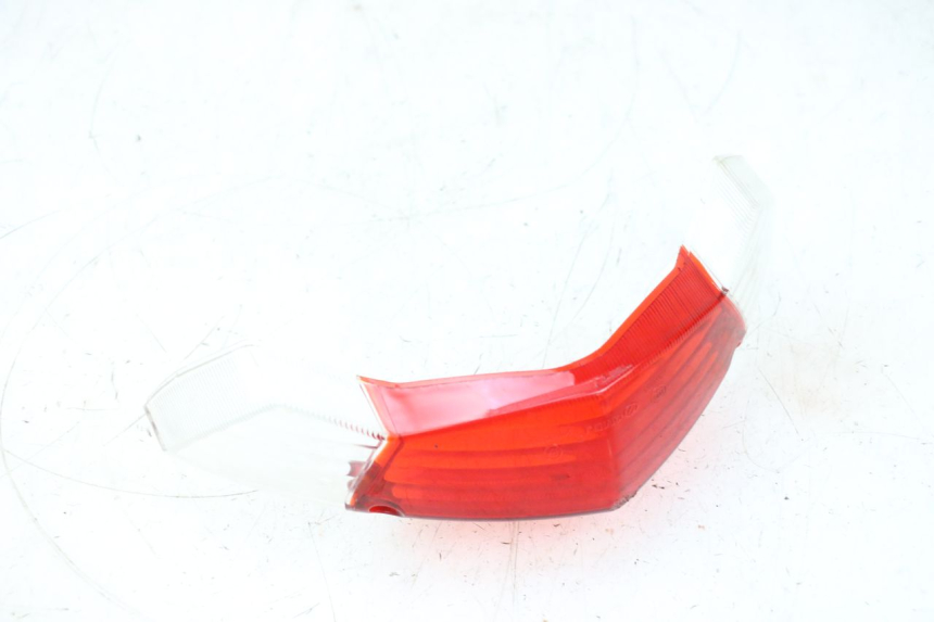 photo de REAR LIGHT LENS PEUGEOT KISBEE 2T 50 (2010 - 2017) - Zoom on usage condition