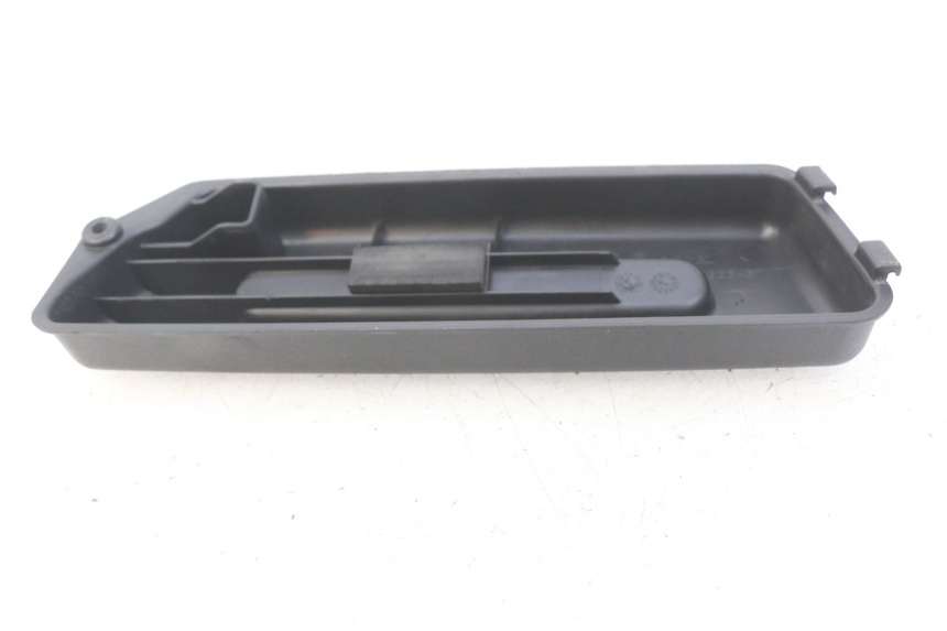 photo de BATTERY COVER DERBI BOULEVARD 50 (2009 - 2006) - Component detail