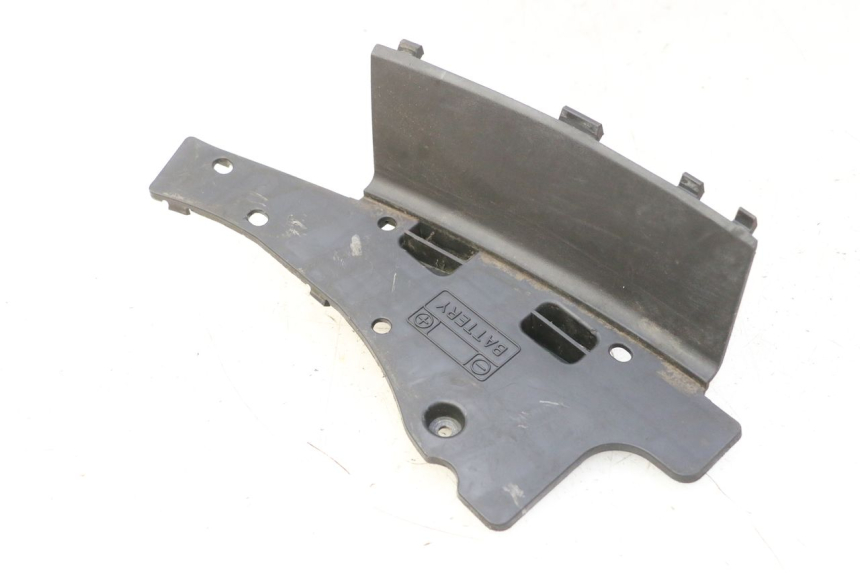 photo de BATTERY COVER SUZUKI BURGMAN 125 (2007 - 2014)
