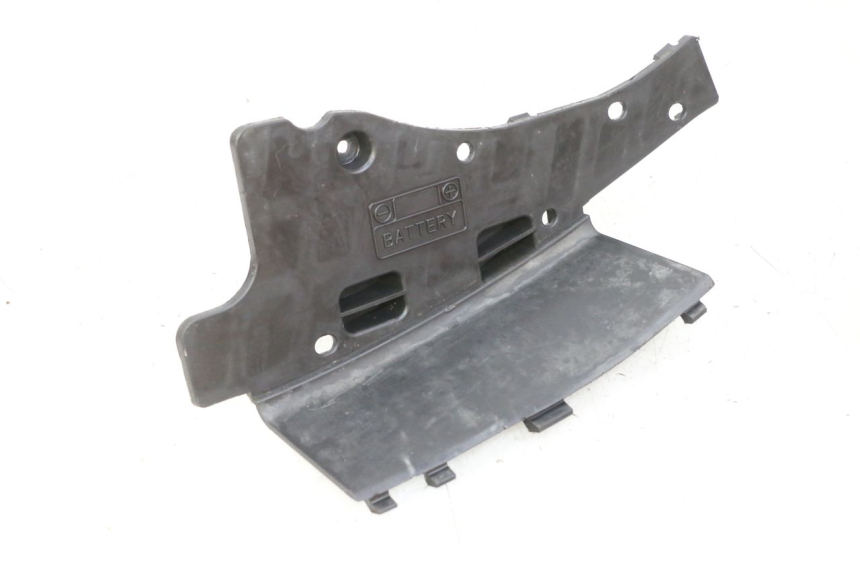 photo de BATTERY COVER SUZUKI BURGMAN 125 (2007 - 2014)