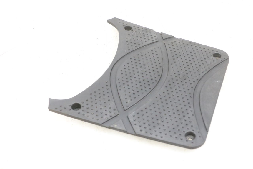 photo de BATTERY COVER SYM CROX 4T 50 (2016 - 2023) - Zoom on usage condition