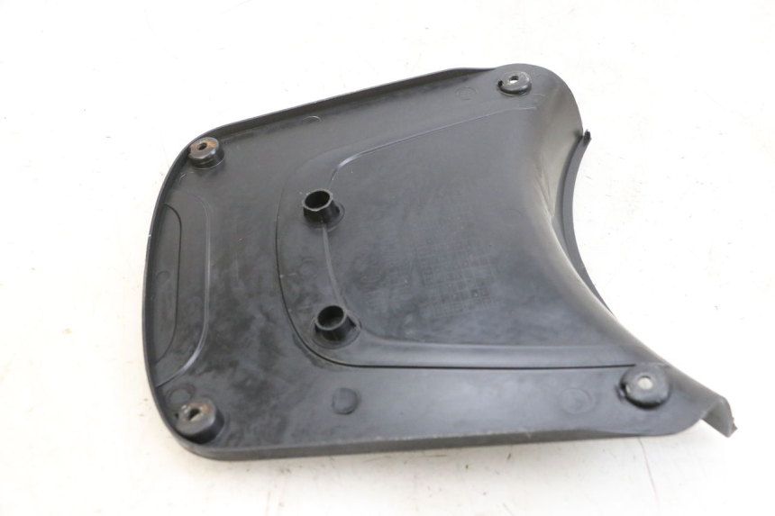 photo de BATTERY COVER SYM FIDDLE 3 III 125 (2014 - 2020) - Alternative perspective