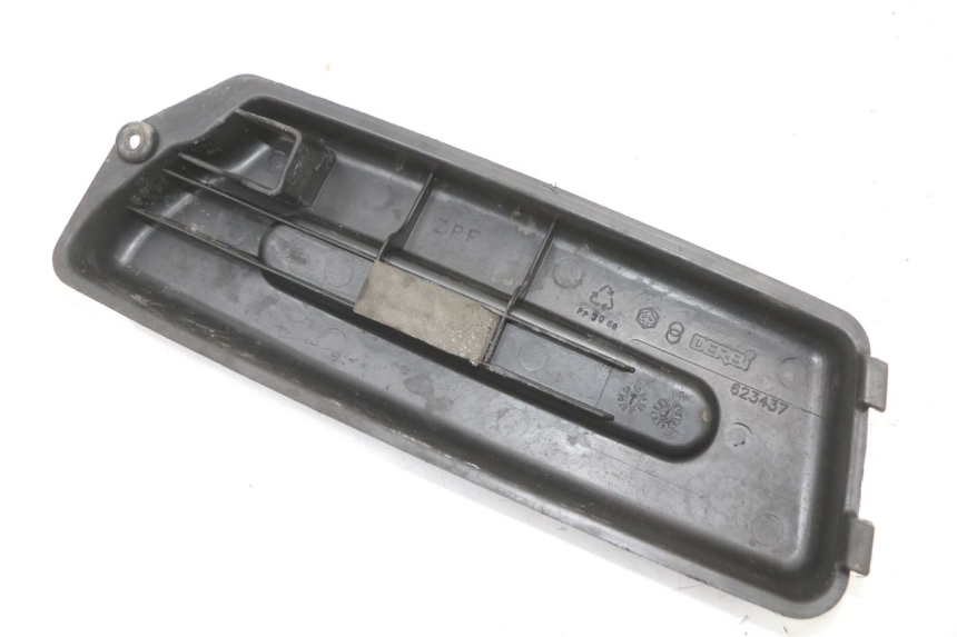photo de BATTERY COVER PIAGGIO FLY 4T 50 (2004 - 2010)