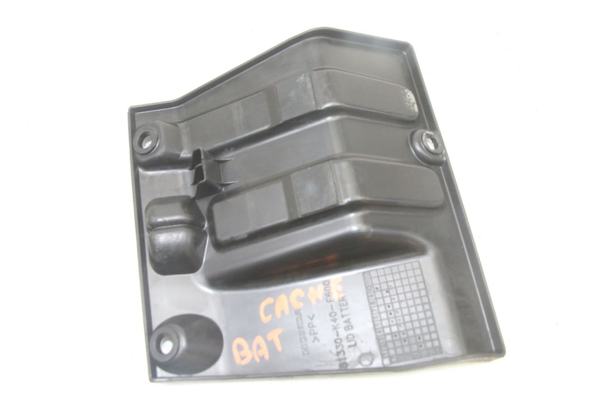 photo de BATTERY COVER HONDA FORZA 125 (2021 - 2025)
