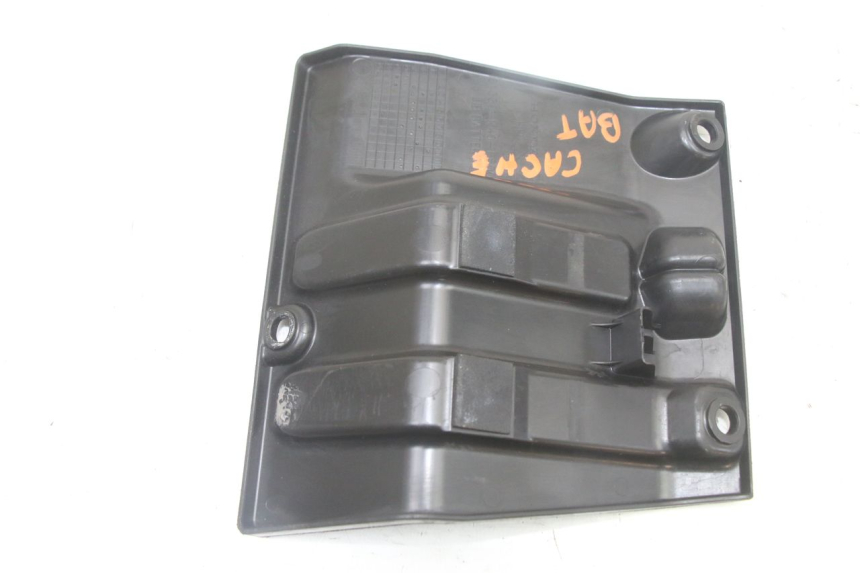 photo de BATTERY COVER HONDA FORZA 125 (2021 - 2025)