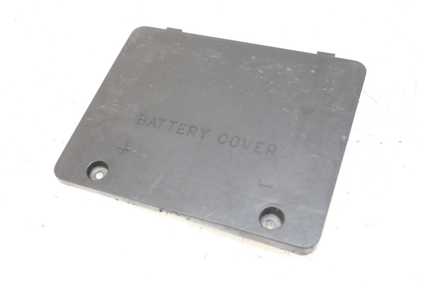 photo de BATTERY COVER DAELIM HISTORY 125 (2001 - 2002)