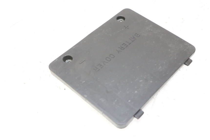 photo de BATTERY COVER DAELIM HISTORY 125 (2001 - 2002)