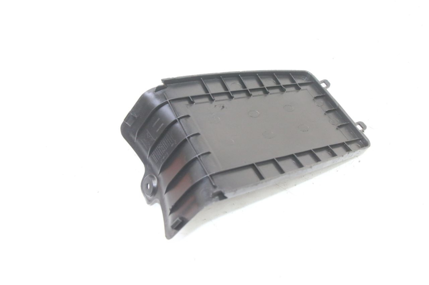 photo de BATTERY COVER PEUGEOT KISBEE 2T 50 (2010 - 2017)