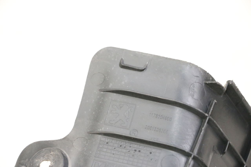 photo de BATTERY COVER PEUGEOT KISBEE 2T 50 (2010 - 2017)
