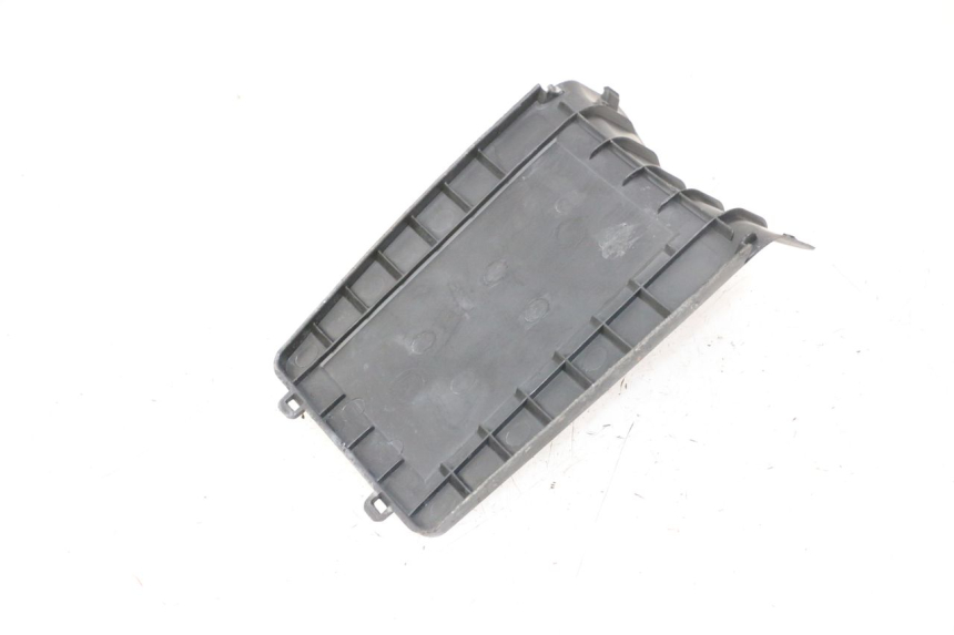 photo de BATTERY COVER PEUGEOT KISBEE 2T 50 (2010 - 2017)