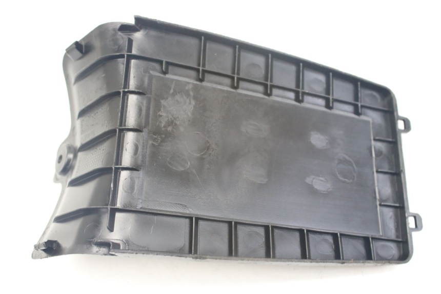 photo de BATTERY COVER PEUGEOT KISBEE 4T 50 (2010 - 2017)