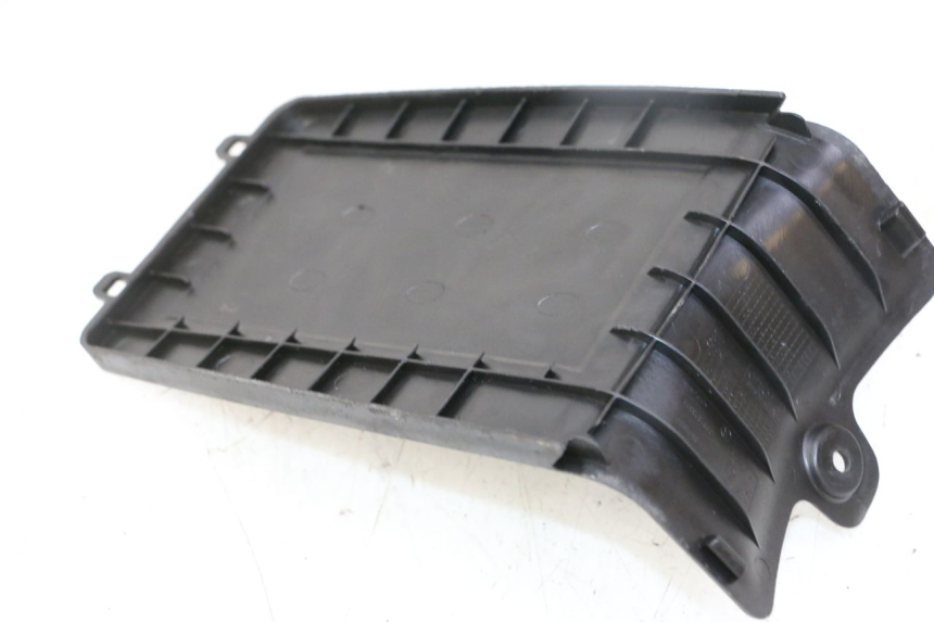 photo de BATTERY COVER PEUGEOT KISBEE 4T 50 (2018 - 2022)