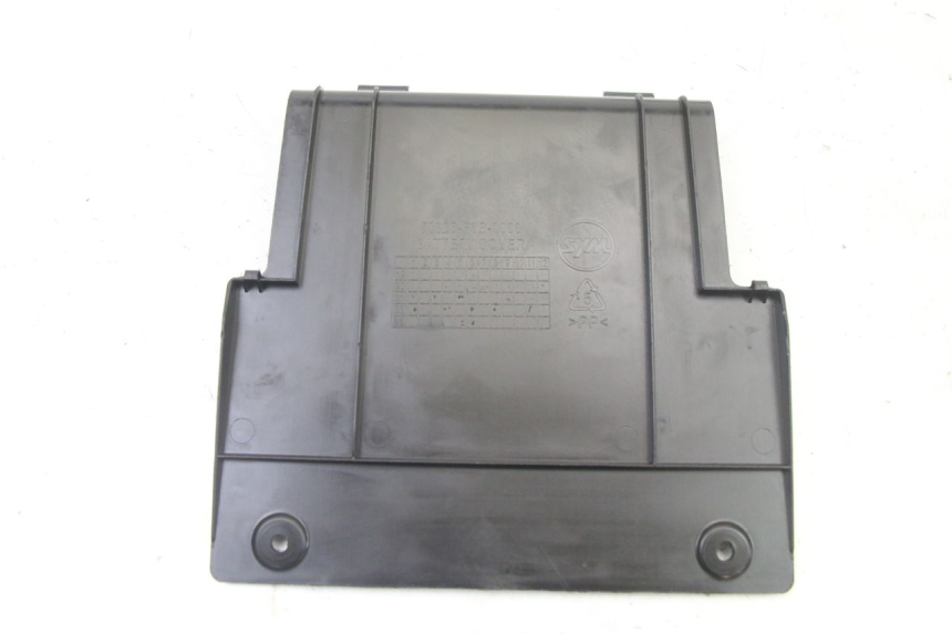 photo de BATTERY COVER SYM ORBIT III 3 4T 50 (2021 - 2025)